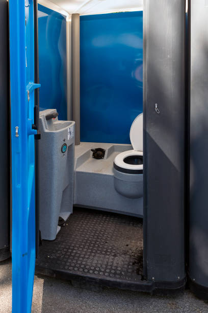 Portable Toilet Options We Offer in Carlton, OR
