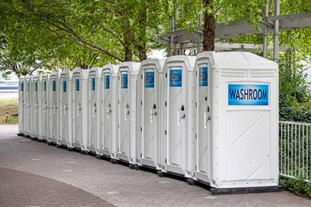 Best Affordable porta potty rental  in Carlton, OR